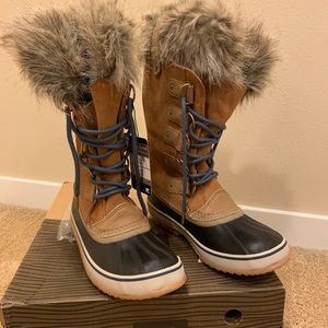 Sorel Joan of arctic boots with fur
